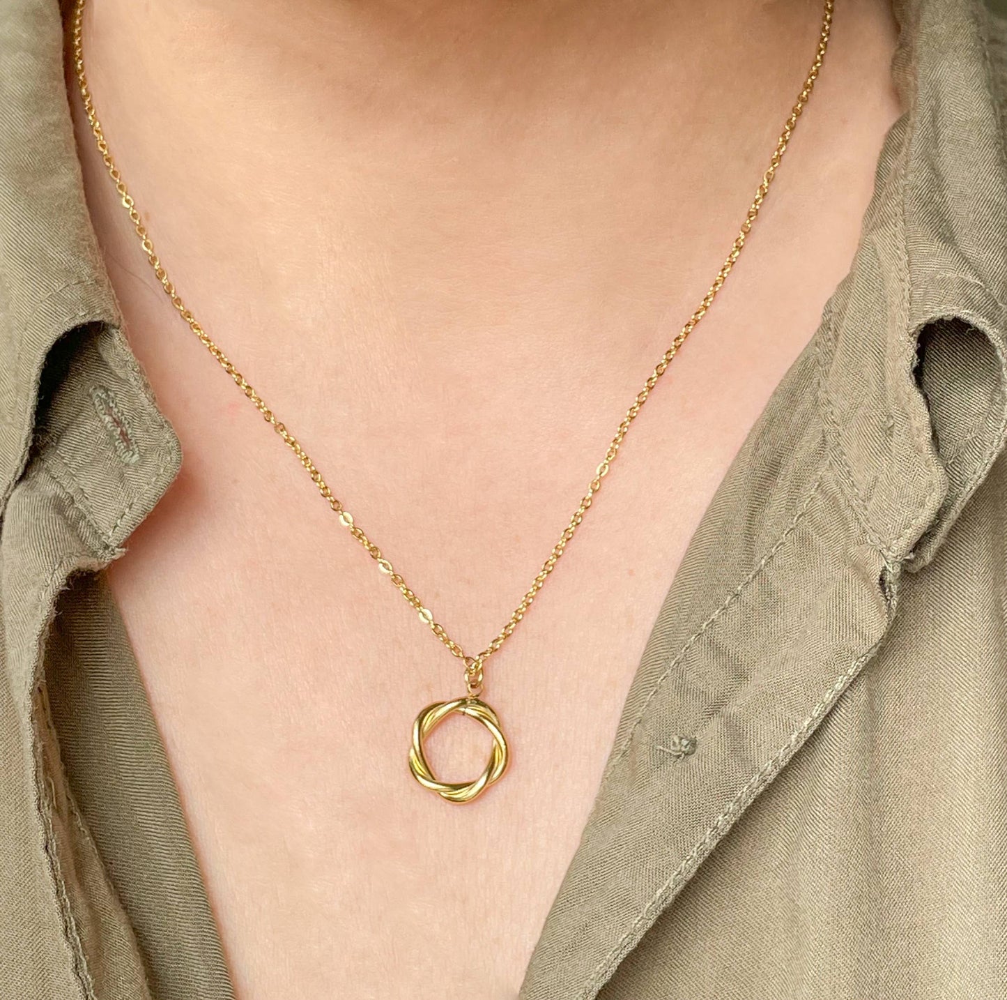 Twisted Circle Necklace - Vintage Style Ring Necklace