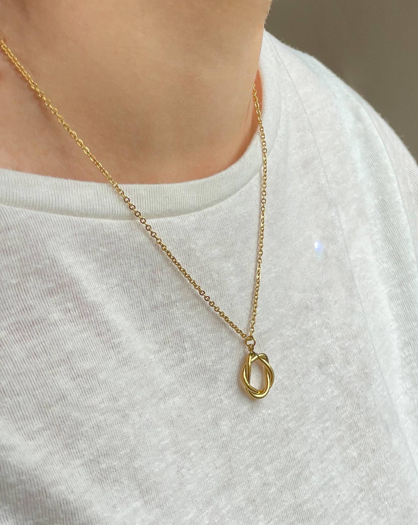 Twisted Circle Necklace - Vintage Style Ring Necklace