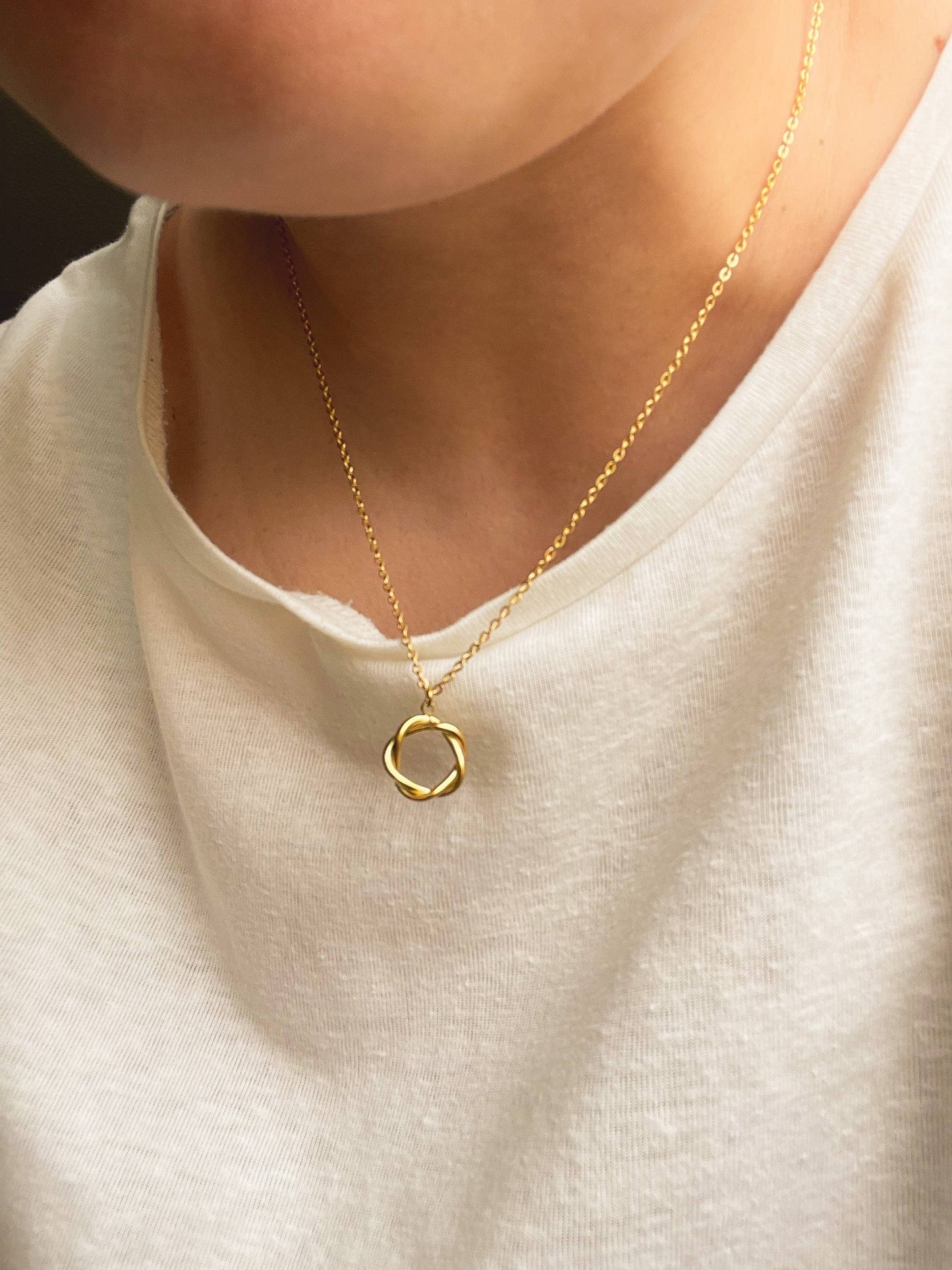 Twisted Circle Necklace - Vintage Style Ring Necklace