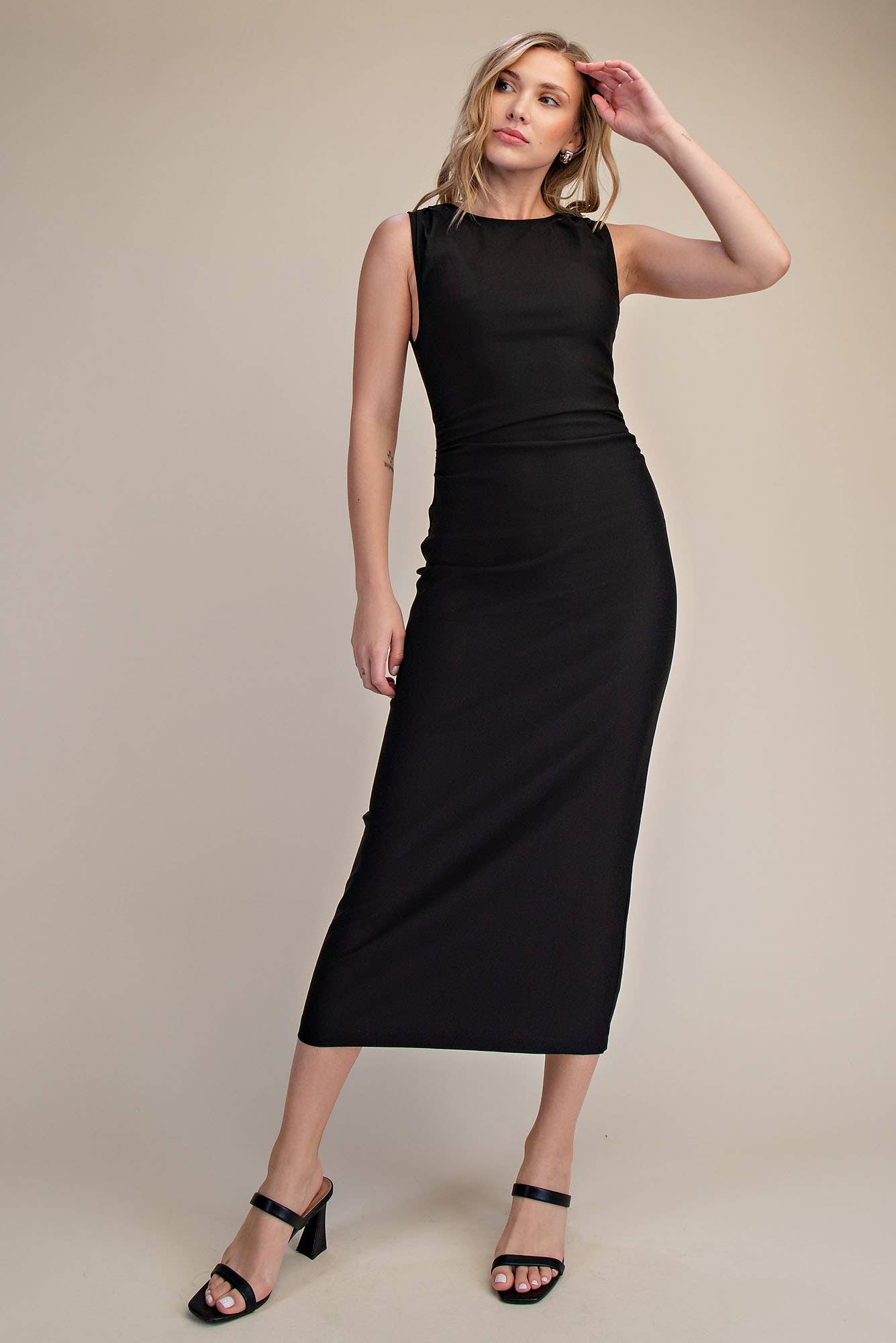 Round Neck Stretch Midi Dress