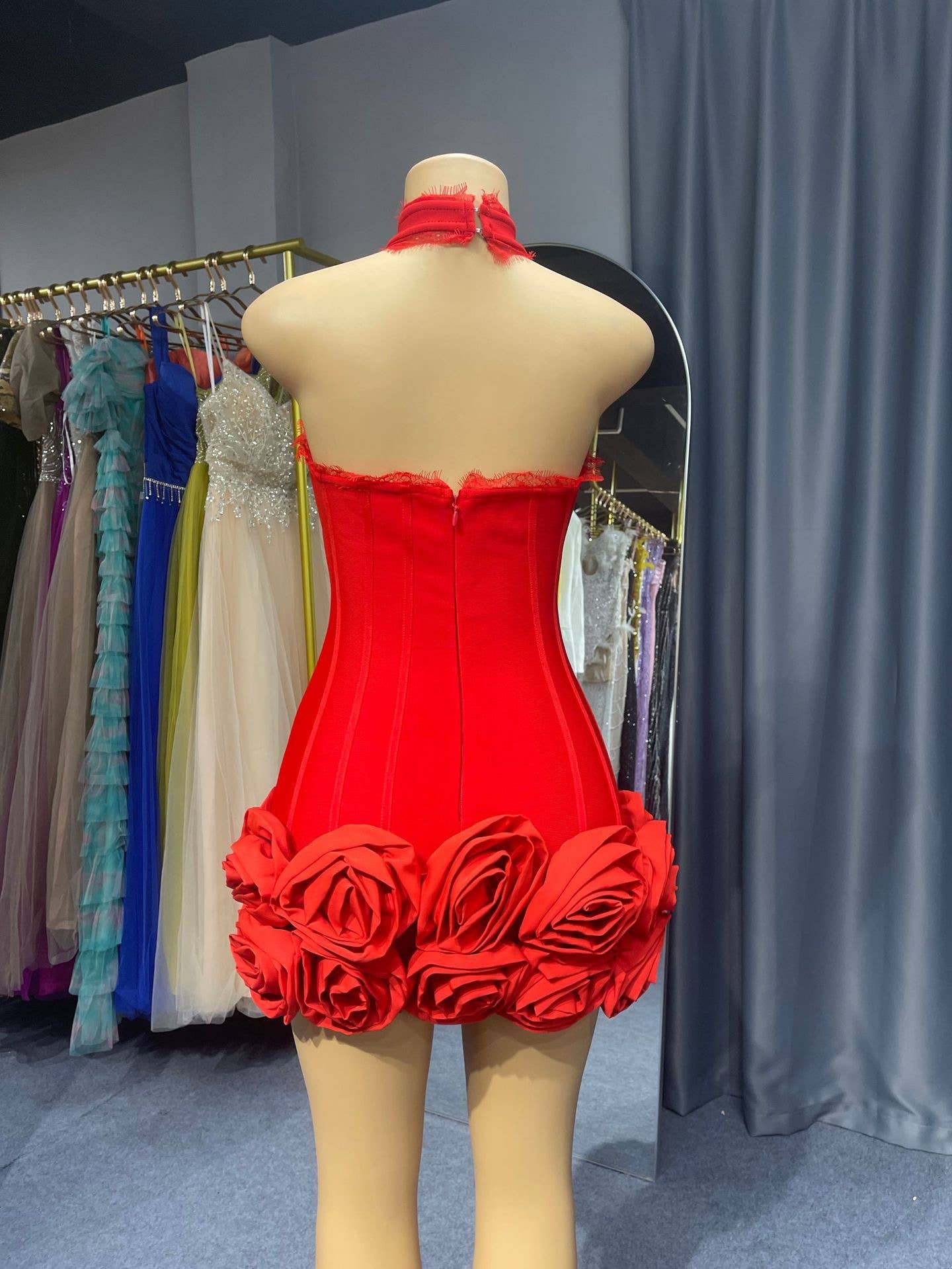 Elegant Red Halter Neck Lace Flower Bandage Skirt