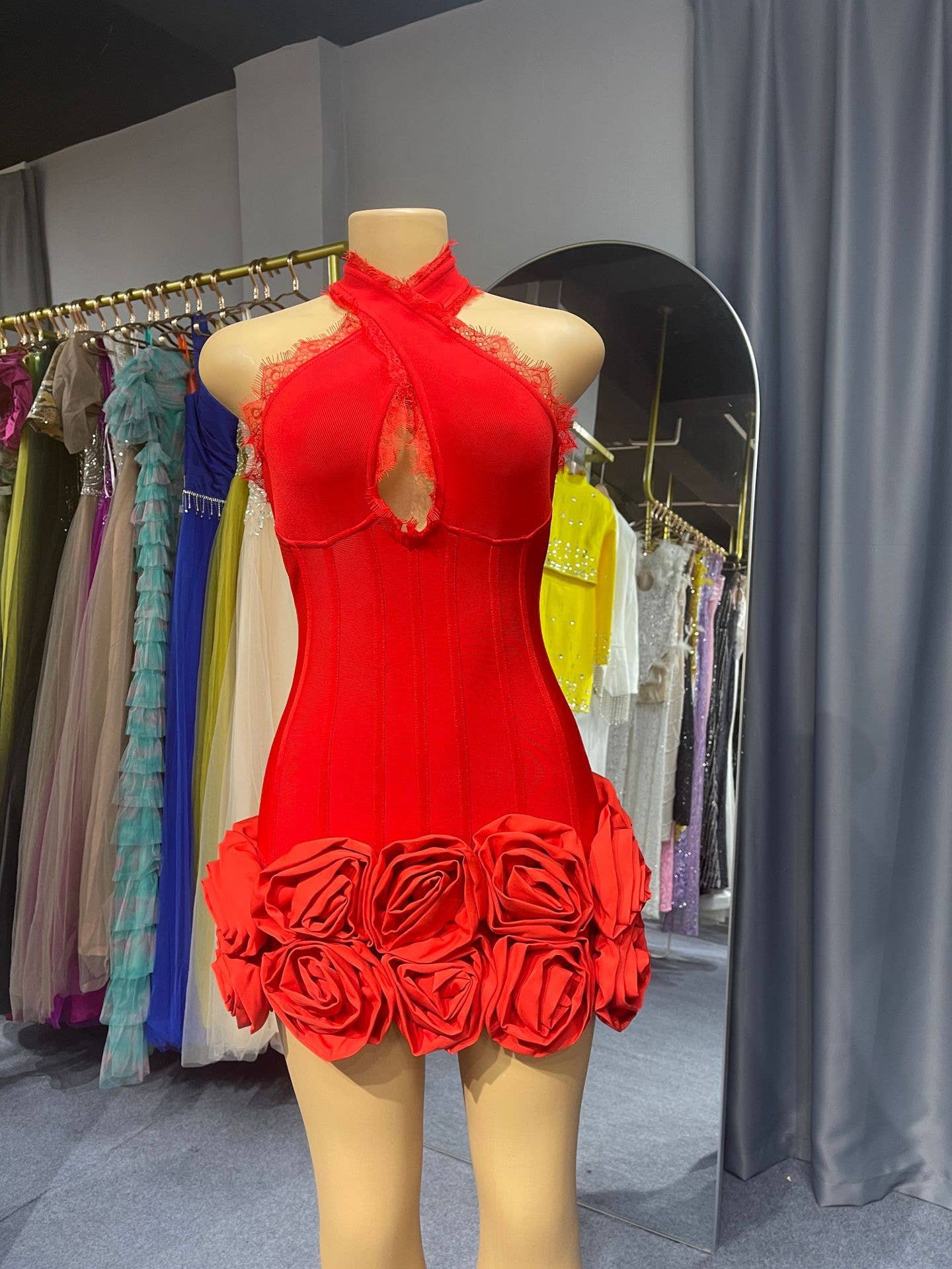 Elegant Red Halter Neck Lace Flower Bandage Skirt