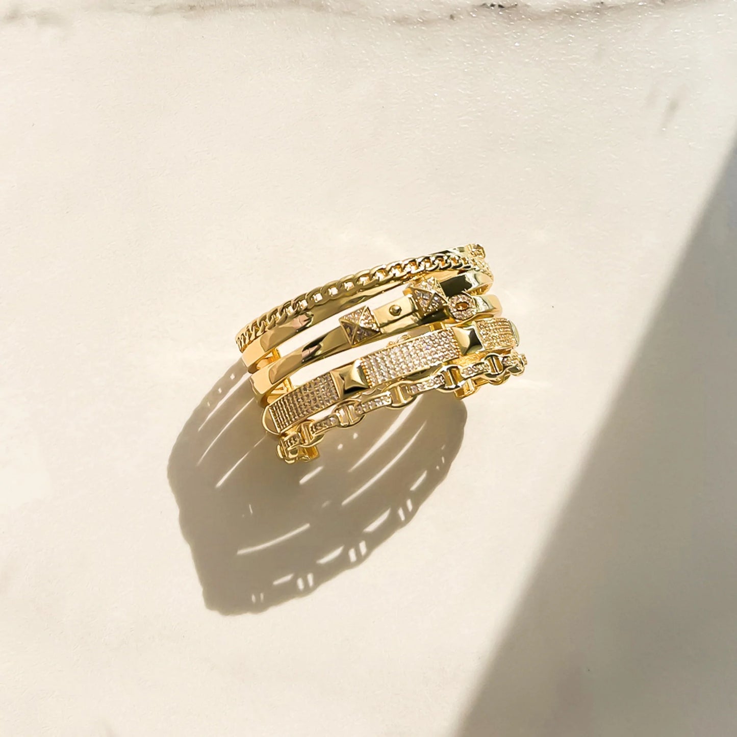 Multi-Cuff with Chain Closure