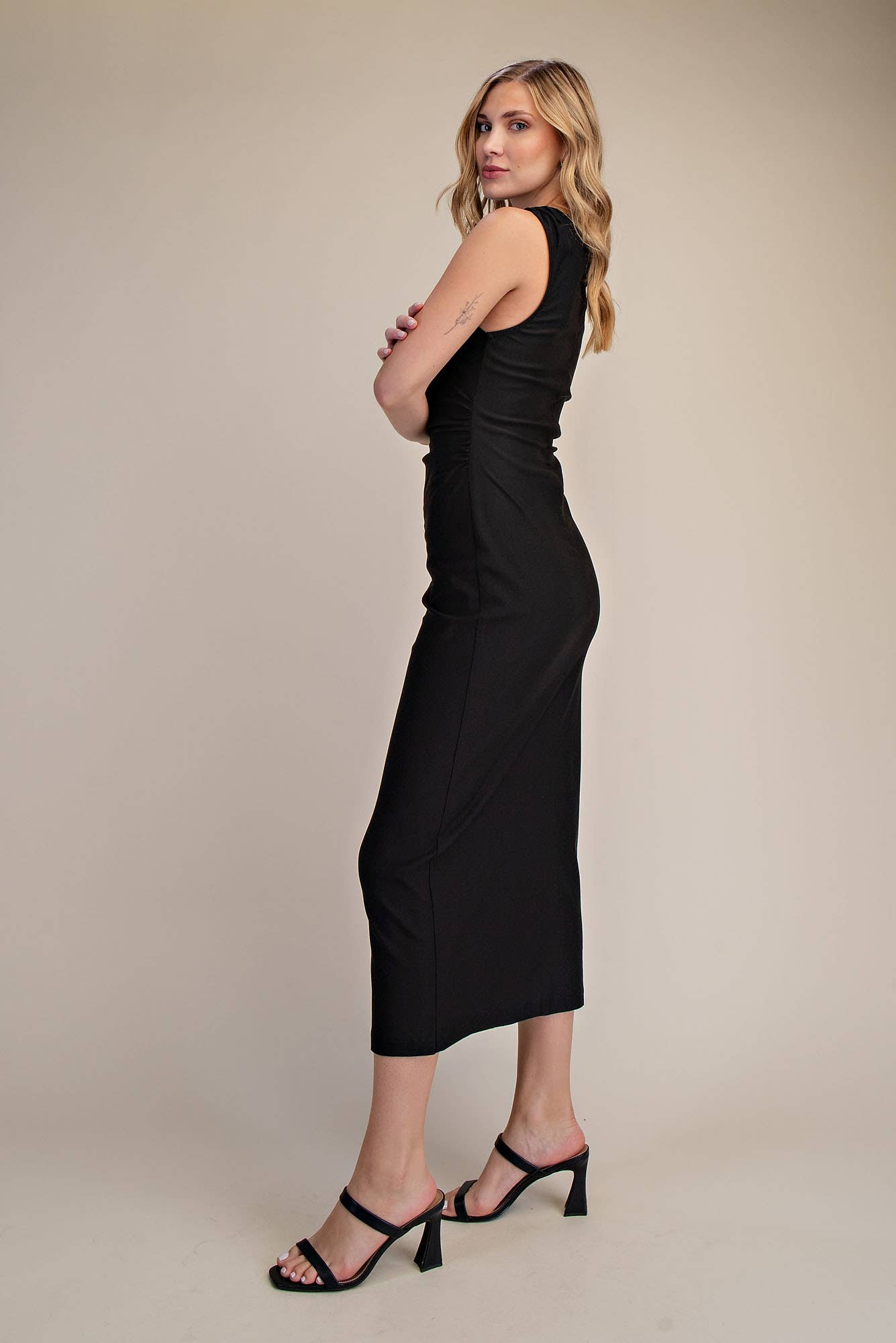 Round Neck Stretch Midi Dress